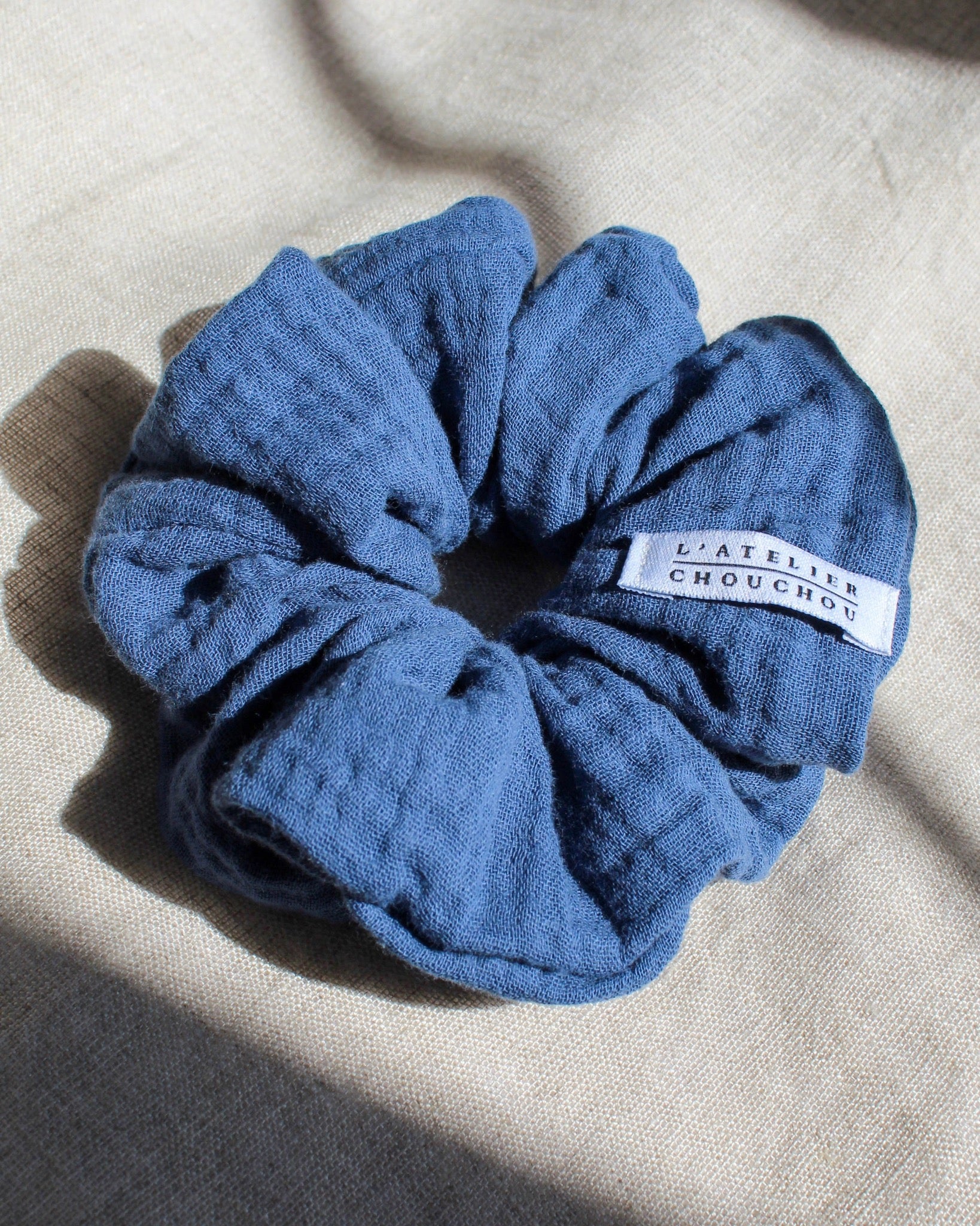 Chouchou cheveux, en gaze de coton bleu, pour femme