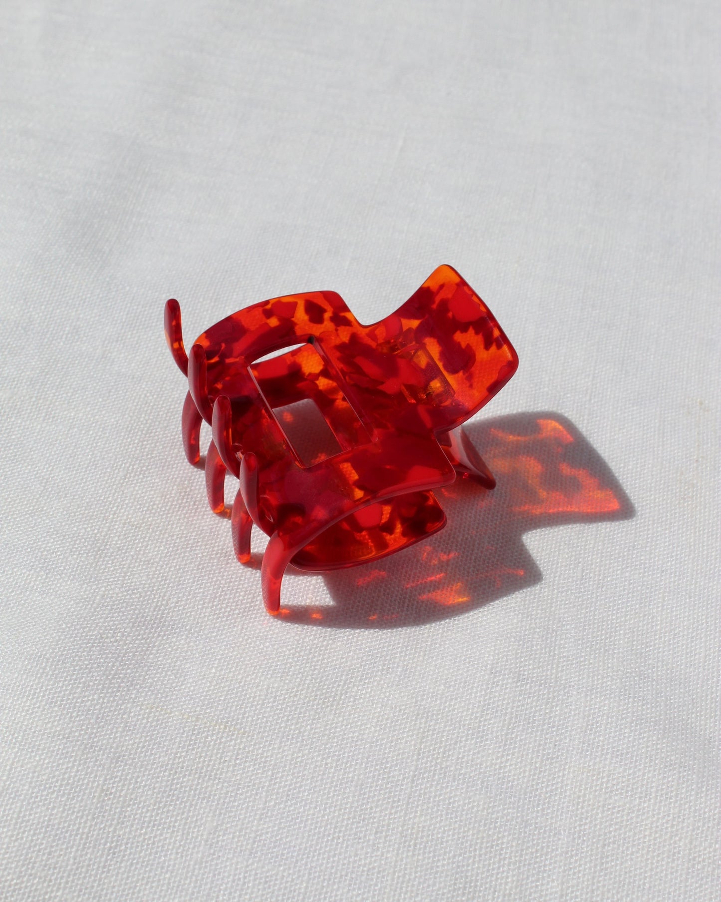 THE RED CLAW CLIP - HANDMADE